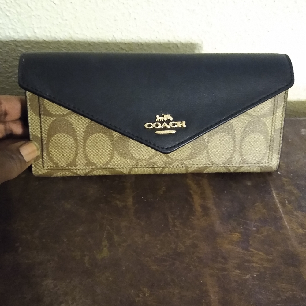 Authentic Coach Wallet - Picture 4 of 4
